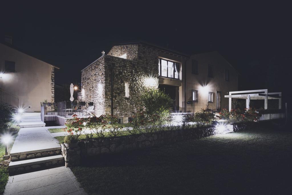 Corte Dei Soavi Suites - Apartments Соаве Екстериор снимка